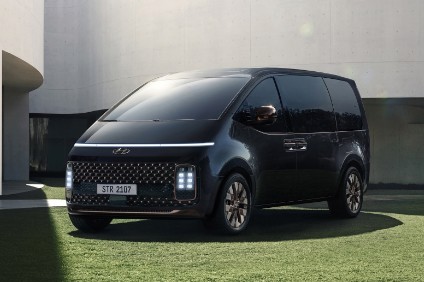 Hyundai unveils new Staria minivan