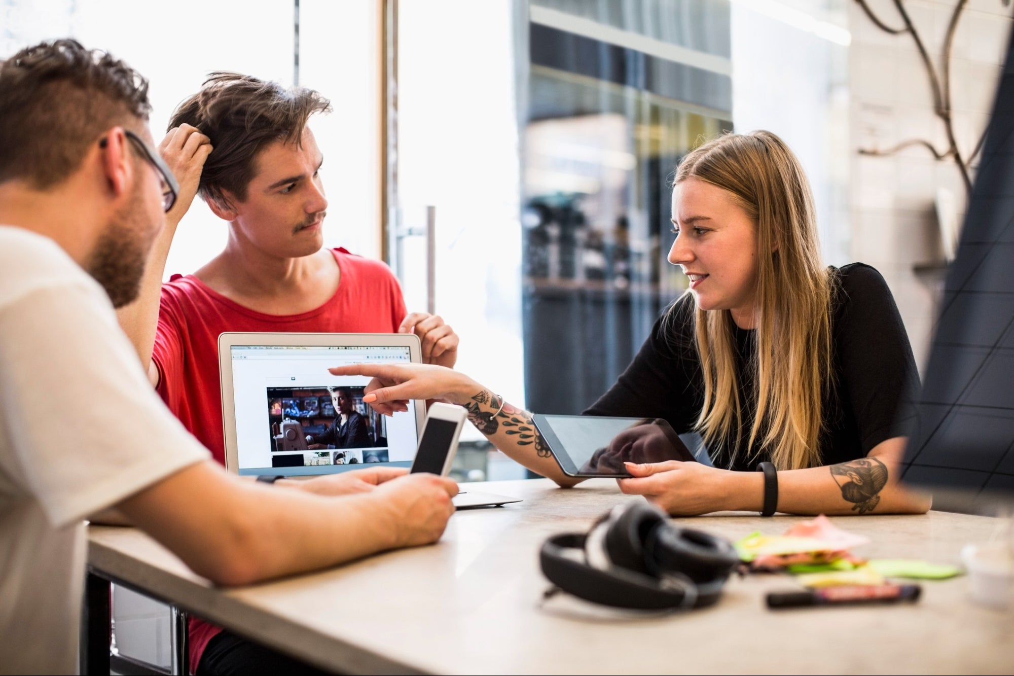 5 Ways Small Businesses Can Use Digital Branding to Stand Out