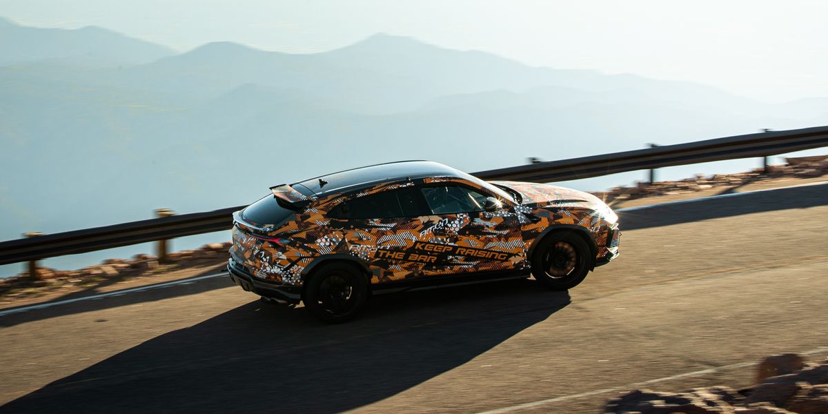Lamborghini Urus Breaks SUV Record at Pikes Peak 4 Lamborghini Urus Breaks SUV Record at Pikes Peak