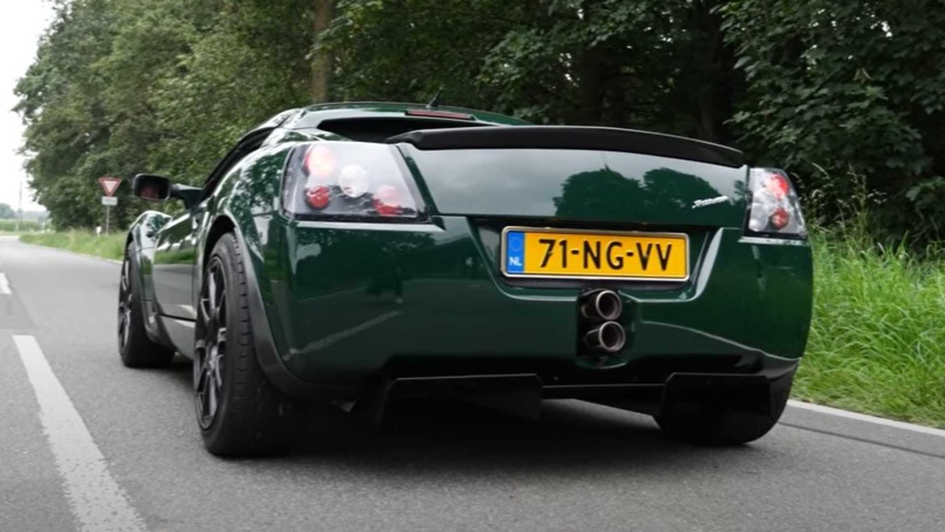 Opel Speedster Has Glorious Supercharger Whine In High-Speed Run