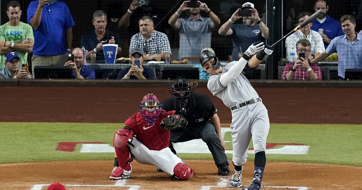 Yankees slugger Aaron Judge mashes 62nd homer to break AL single-season record