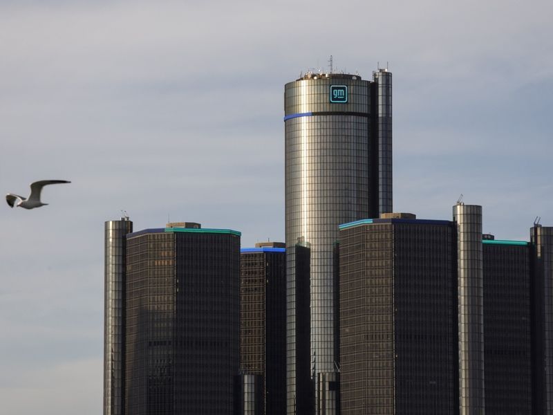 GM earns $2.8B in Q2, raises full-year forecast