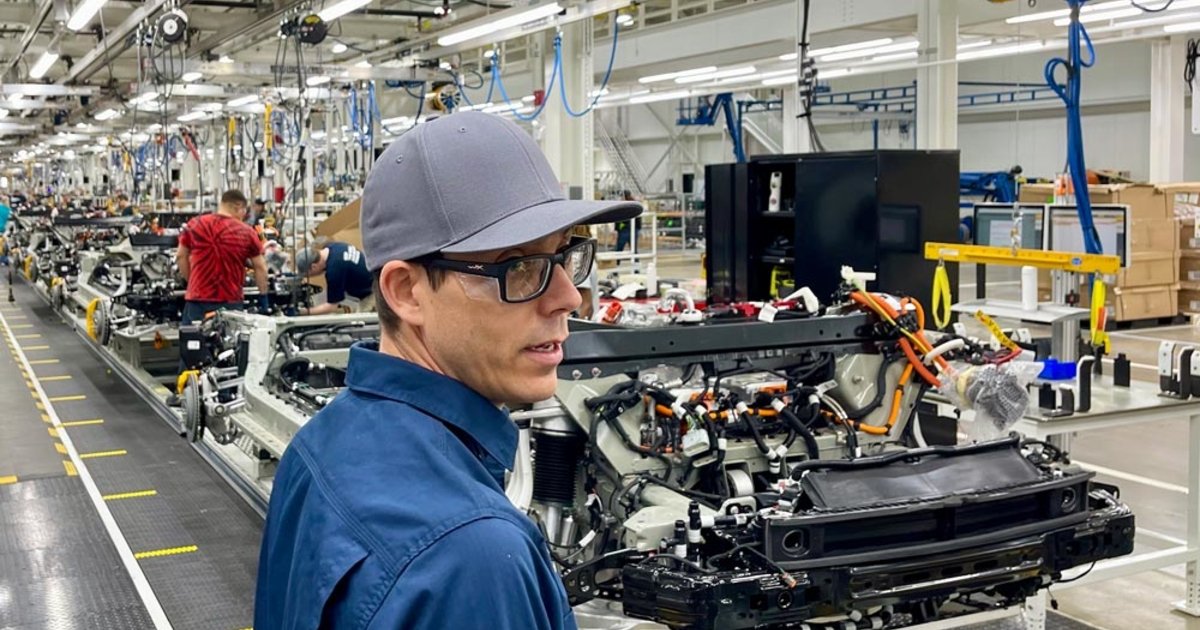 Rivian's Q2 earnings focus on 'cash burn,' factory output 13 Rivian's Q2 earnings focus on 'cash burn,' factory output