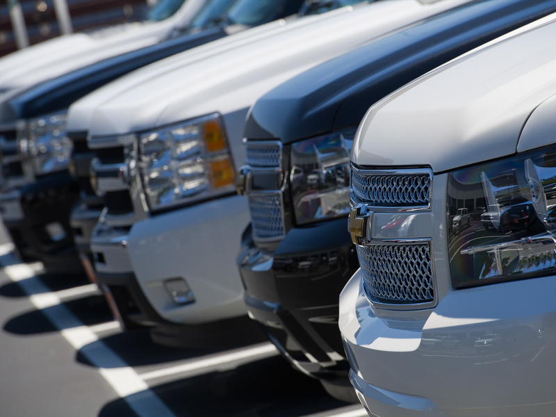 U.S. consumers borrow more for longer periods to drive trucks, SUVs