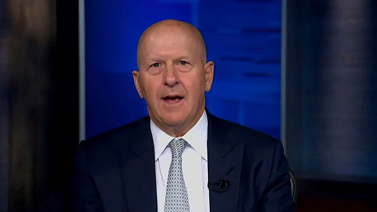 Stock Market Selloff Intensifies: Dow Falls 350 Points After Big Bank CEO Warns Of ‘Bumpy Times Ahead’