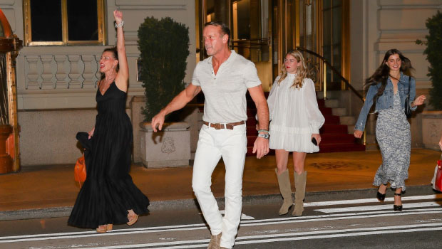 Faith Hill & Tim McGraw Have Dinner With Daughters Maggie, 24, & Audrey, 20, In NYC: Photos 38 Faith Hill & Tim McGraw Have Dinner With Daughters Maggie, 24, & Audrey, 20, In NYC: Photos