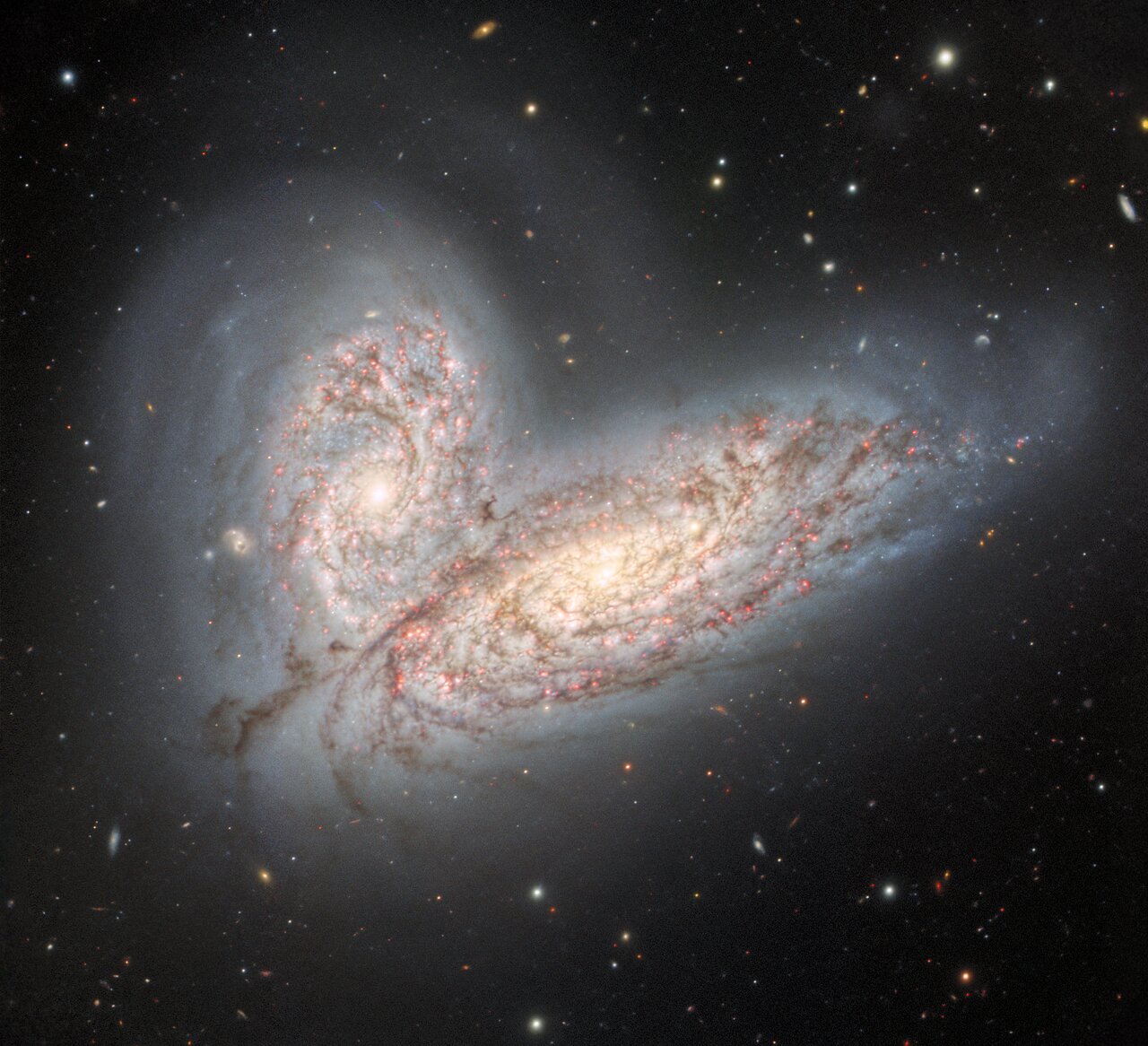 Two galaxies collide in image from Gemini North telescope | Digital Trends 19 Two galaxies collide in image from Gemini North telescope | Digital Trends